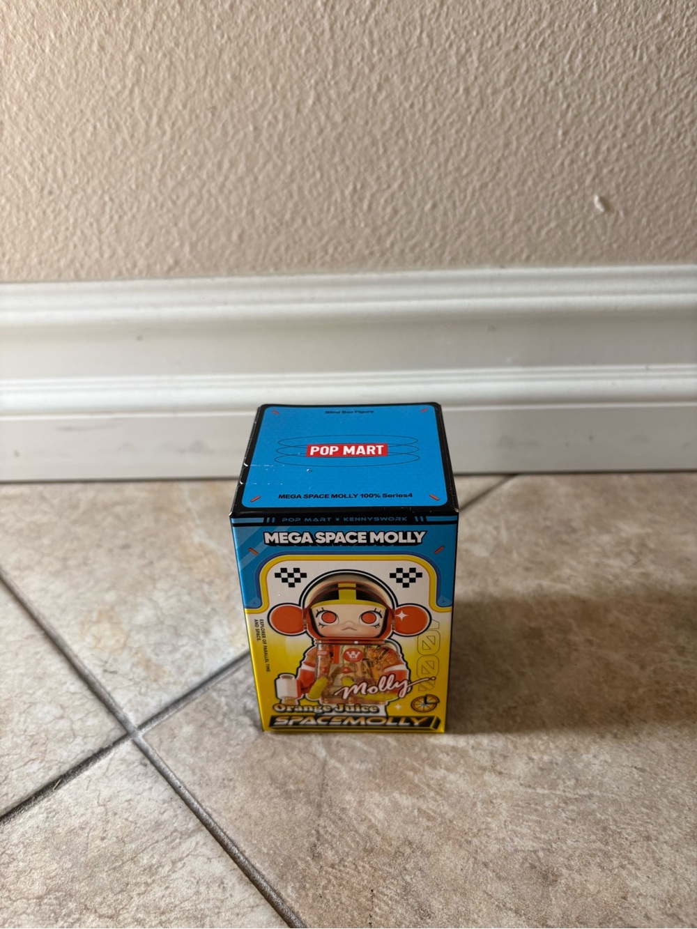 Mega Space Molly 100% Series4 blind box.
